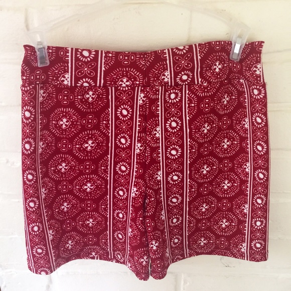Small tight hand made red woman shorts. - Picture 2 of 6